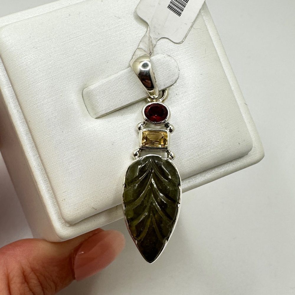 NWT Carved Vesuvianite leaf, faceted garnet/ citrine pendant in sterling silver!